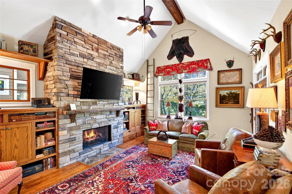 52 Cheshire Drive Black Mountain, NC 28711