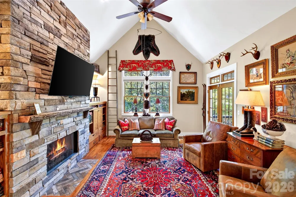 52 Cheshire Drive Black Mountain, NC 28711