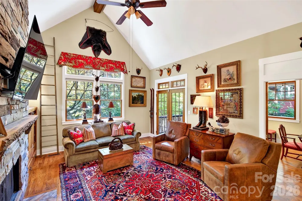 52 Cheshire Drive Black Mountain, NC 28711