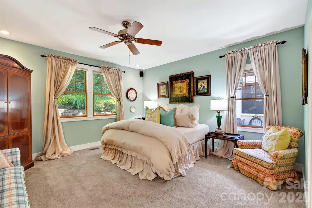 52 Cheshire Drive Black Mountain, NC 28711