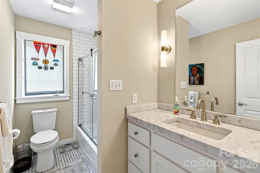 52 Cheshire Drive Black Mountain, NC 28711