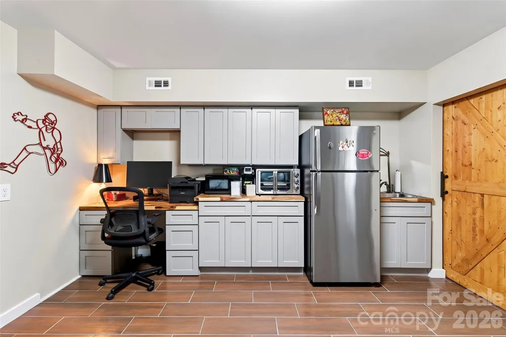 52 Cheshire Drive Black Mountain, NC 28711