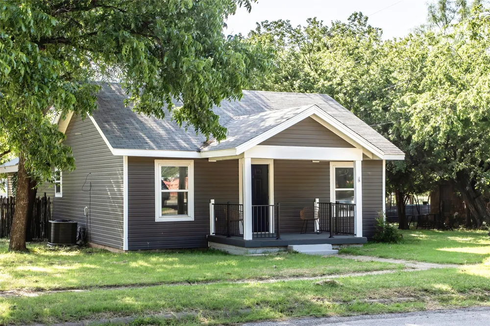 425 Gregg Street Albany, TX 76430