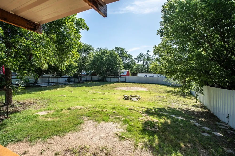425 Gregg Street Albany, TX 76430
