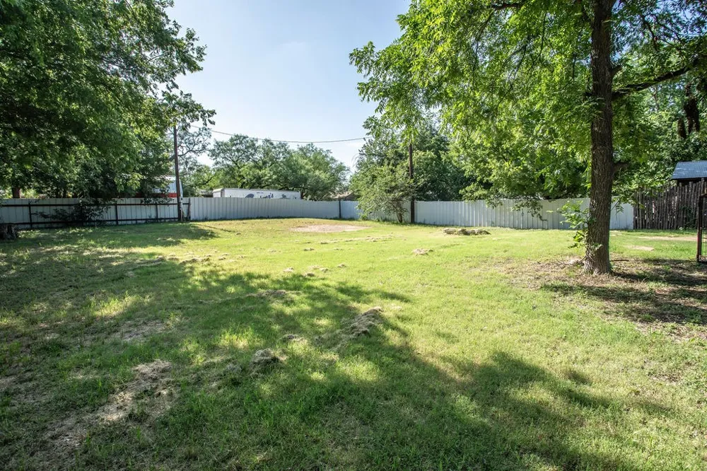425 Gregg Street Albany, TX 76430