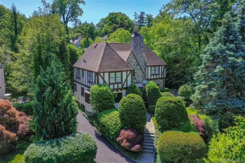 18 Hemlock Road