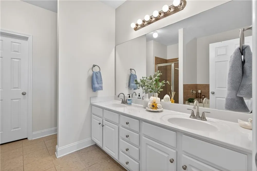 172 Riley Circle Dawsonville, GA 30534