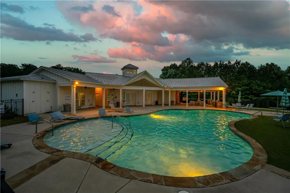 172 Riley Circle Dawsonville, GA 30534