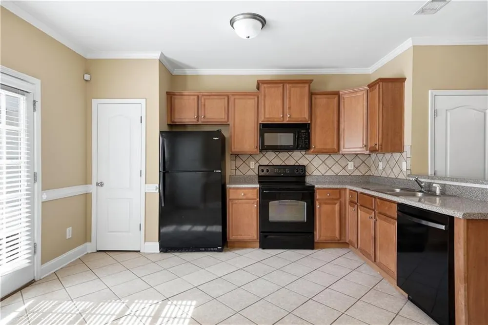 211 Oconee River Circle Athens, GA 30605