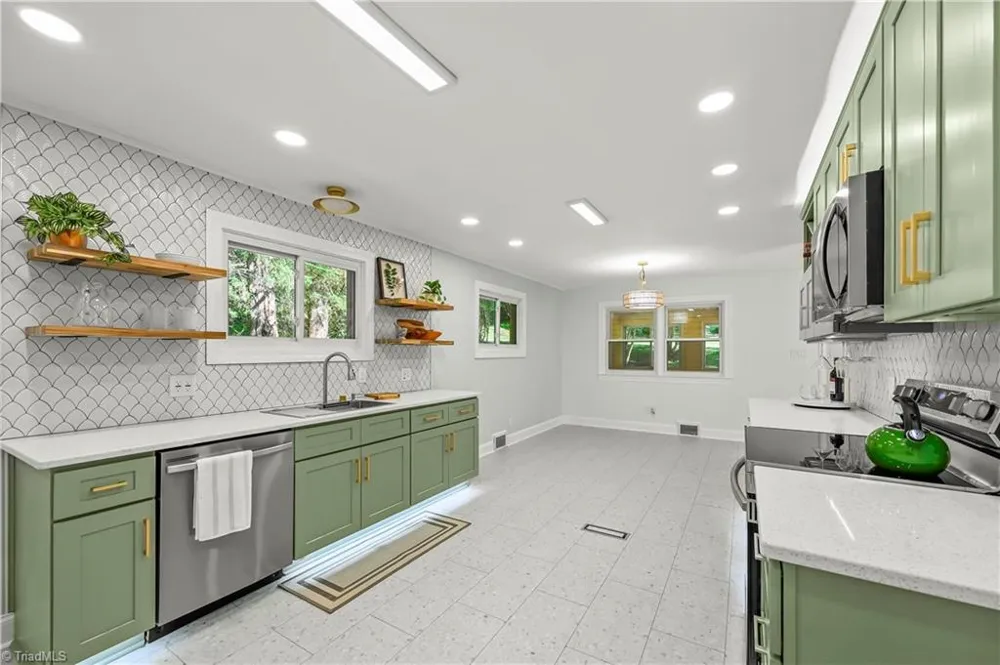 3245 Springside Drive Clemmons, NC 27012