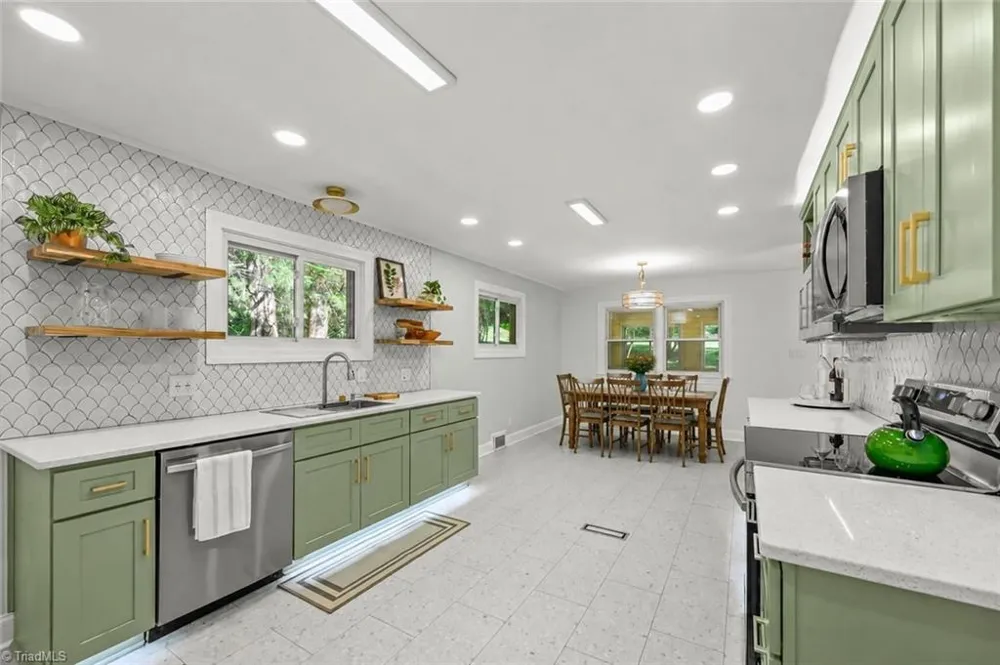 3245 Springside Drive Clemmons, NC 27012