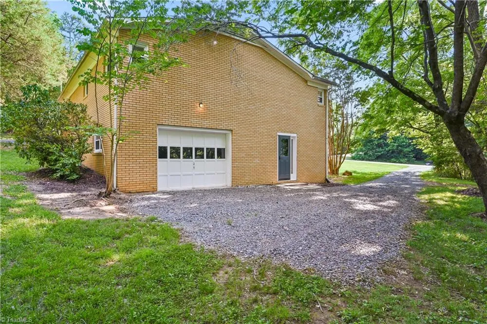 3245 Springside Drive Clemmons, NC 27012