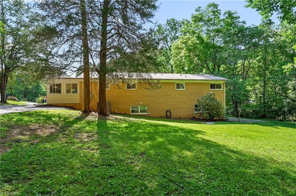 3245 Springside Drive Clemmons, NC 27012