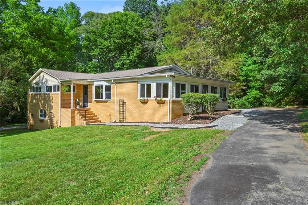 3245 Springside Drive Clemmons, NC 27012