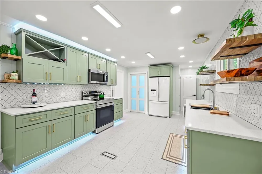 3245 Springside Drive Clemmons, NC 27012