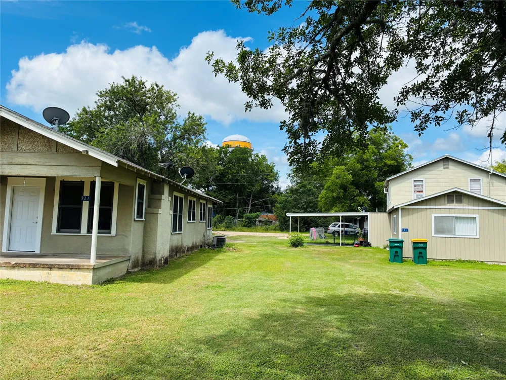 927 N Franklin St. La Grange, TX 78945