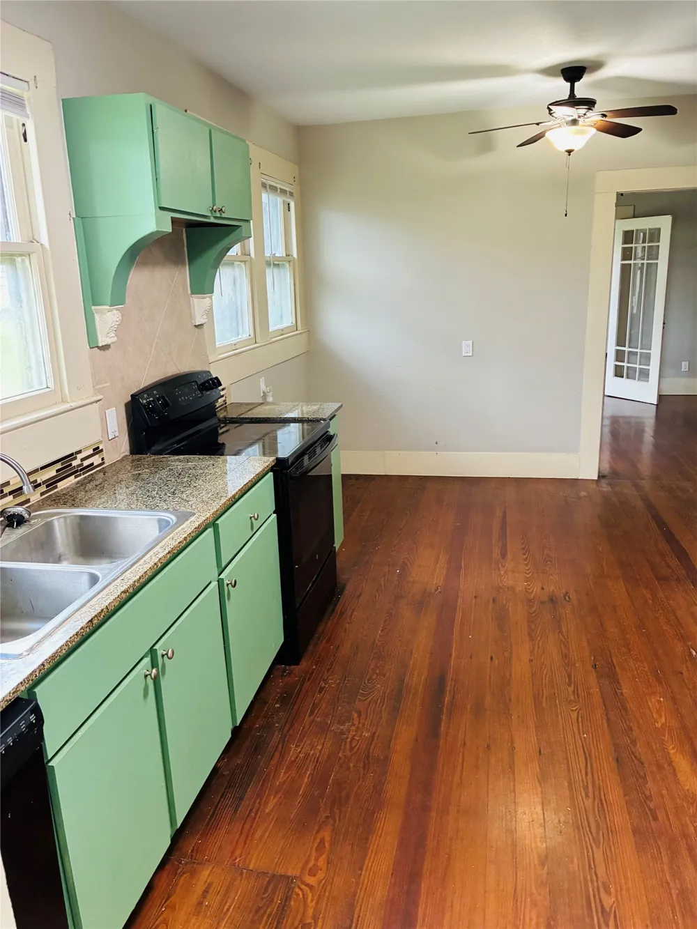 927 N Franklin St. La Grange, TX 78945