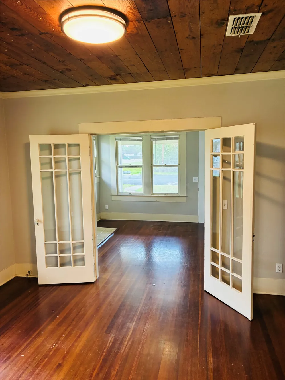 927 N Franklin St. La Grange, TX 78945