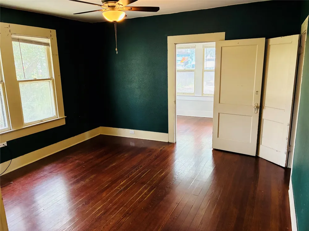 927 N Franklin St. La Grange, TX 78945