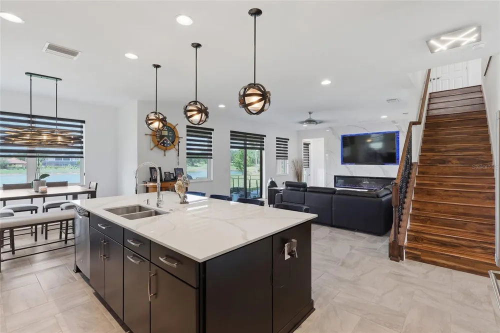 9410 LISBON STREET Seffner, FL 33584