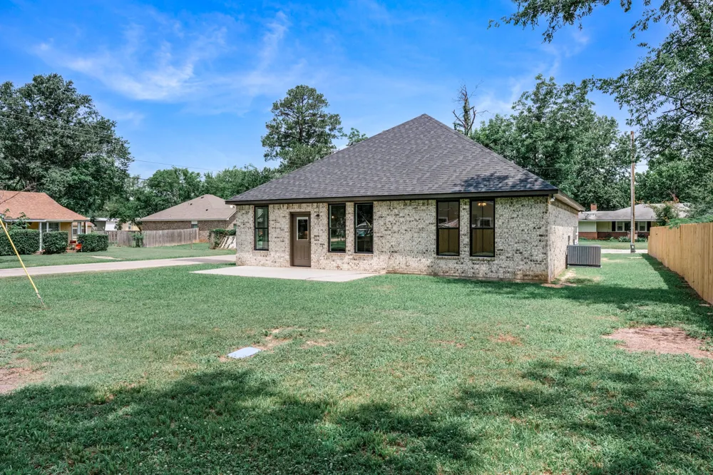 213 Turman Street Mineola, TX 75773