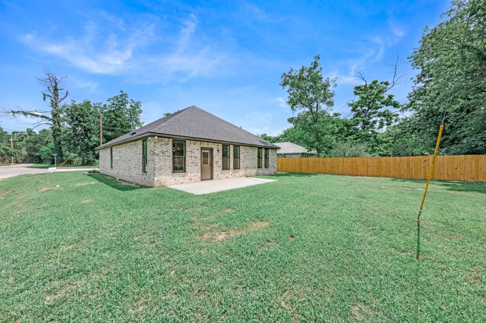 213 Turman Street Mineola, TX 75773