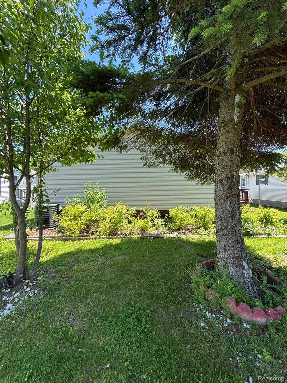46 Bellwood Swartz Creek City, MI 48473