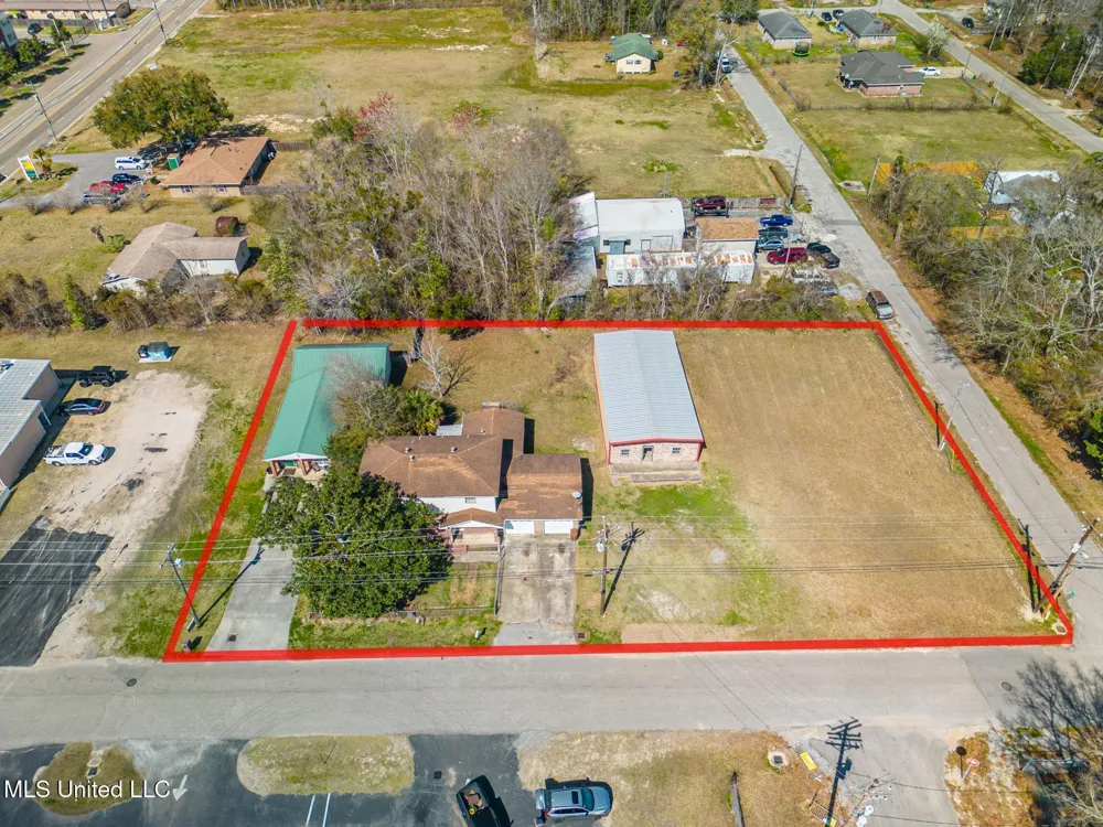 3222 Toncrey Road D'Iberville, MS 39540