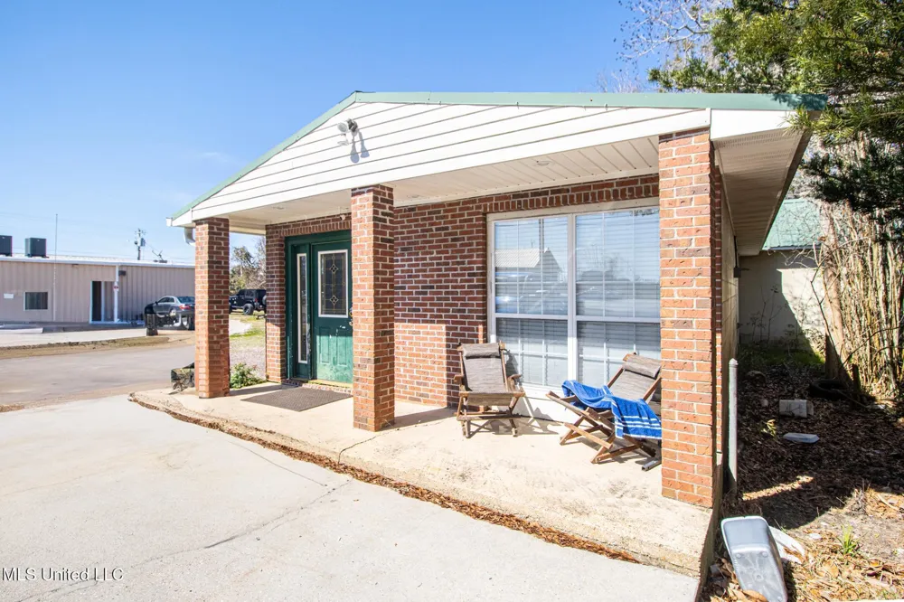 3222 Toncrey Road D'Iberville, MS 39540