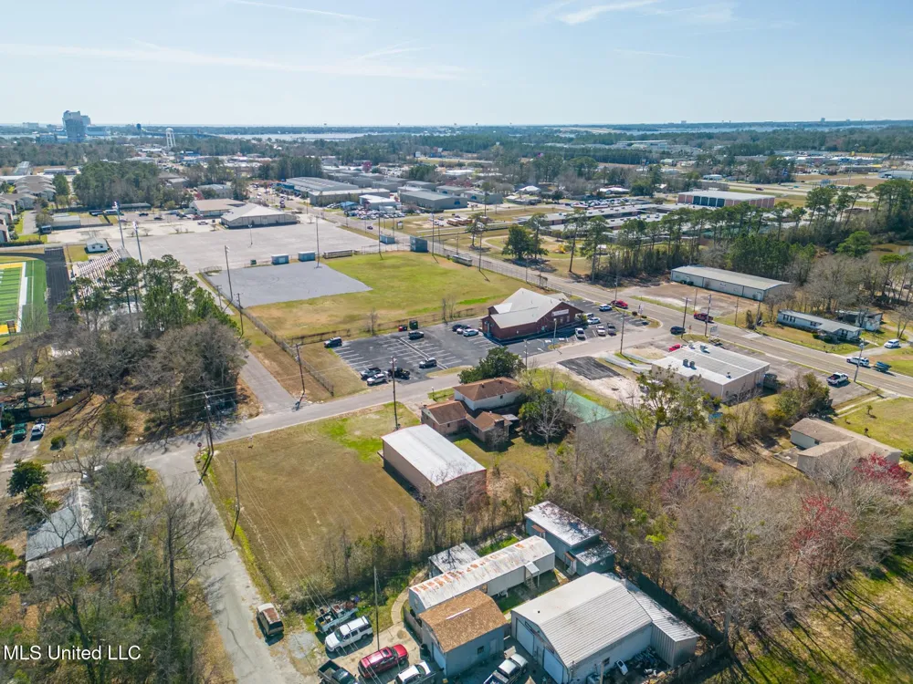 3222 Toncrey Road D'Iberville, MS 39540