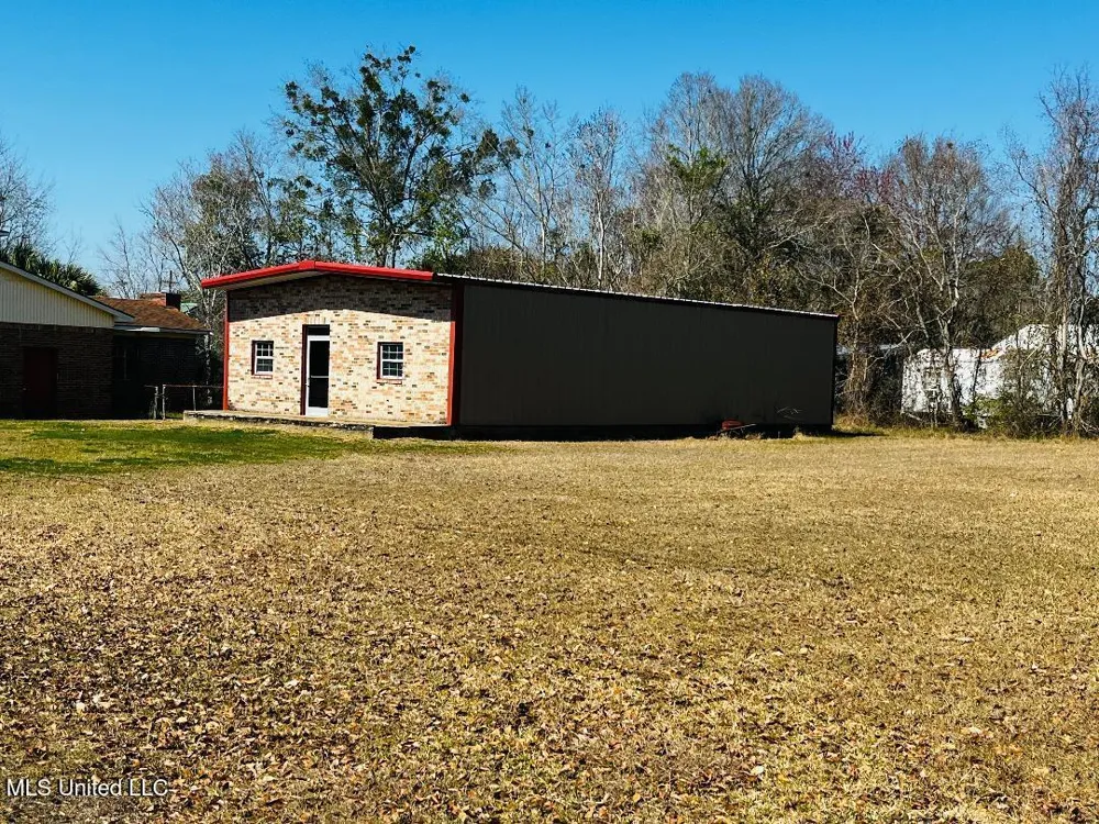 3222 Toncrey Road D'Iberville, MS 39540
