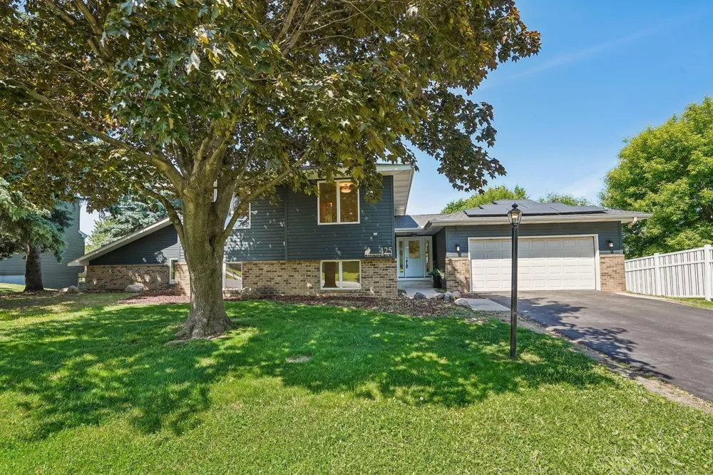 425 Crestview Drive S