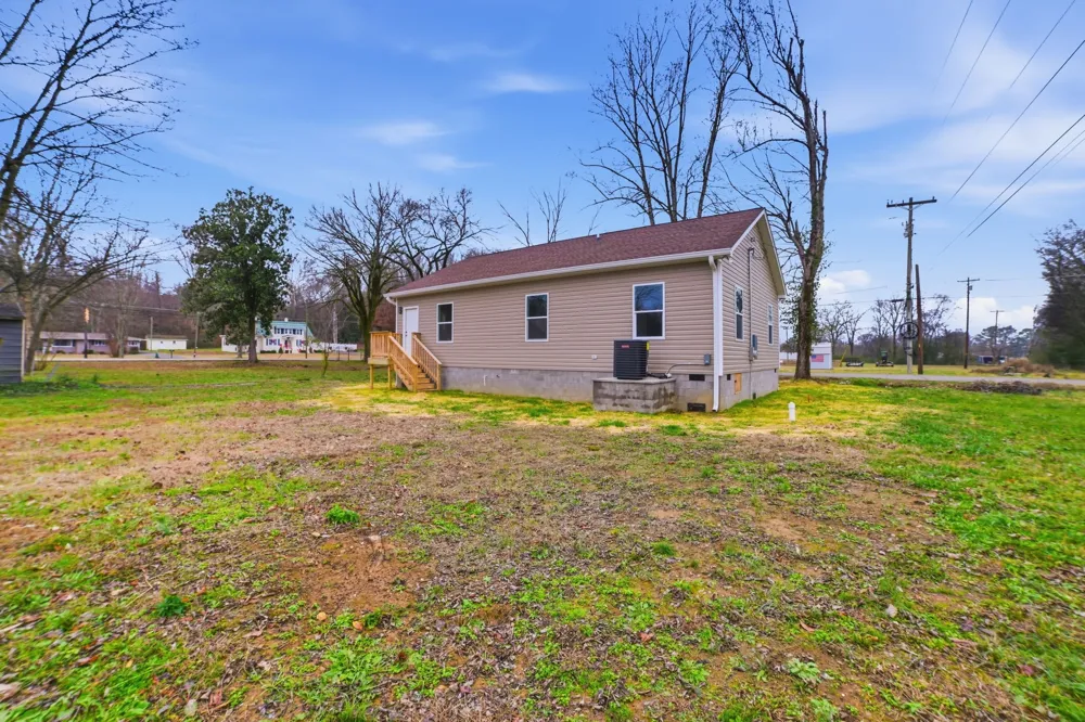 104 Fairground Dr Waverly, TN 37185