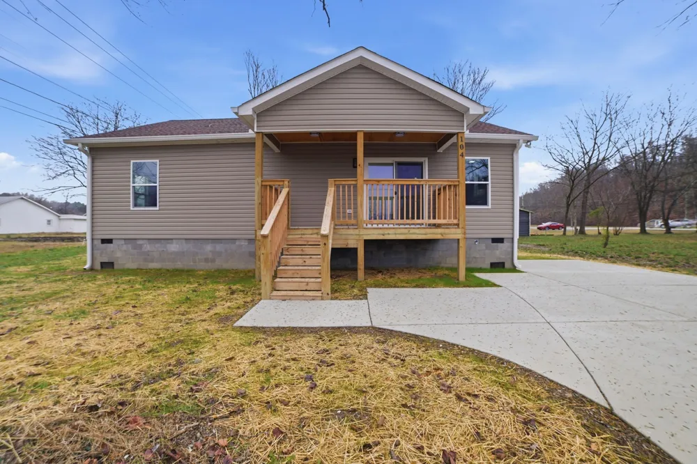 104 Fairground Dr Waverly, TN 37185