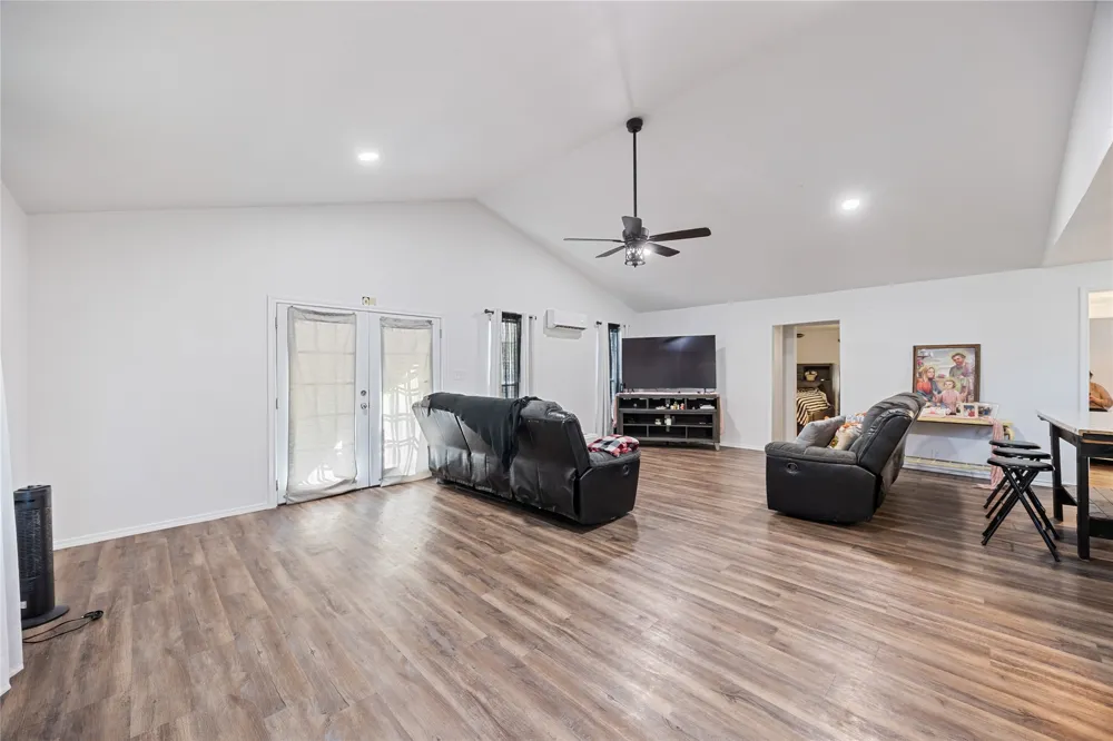 136 Private Road 7708 Emory, TX 75440