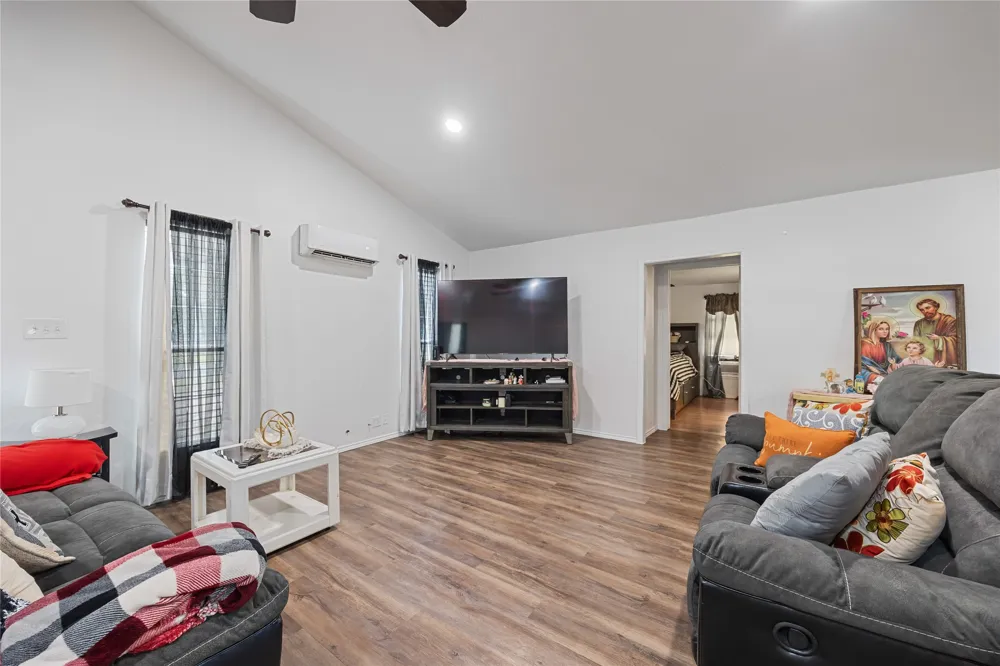 136 Private Road 7708 Emory, TX 75440