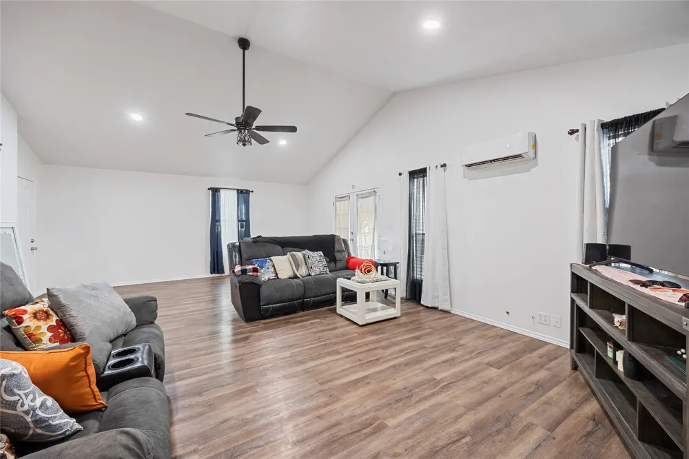 136 Private Road 7708 Emory, TX 75440