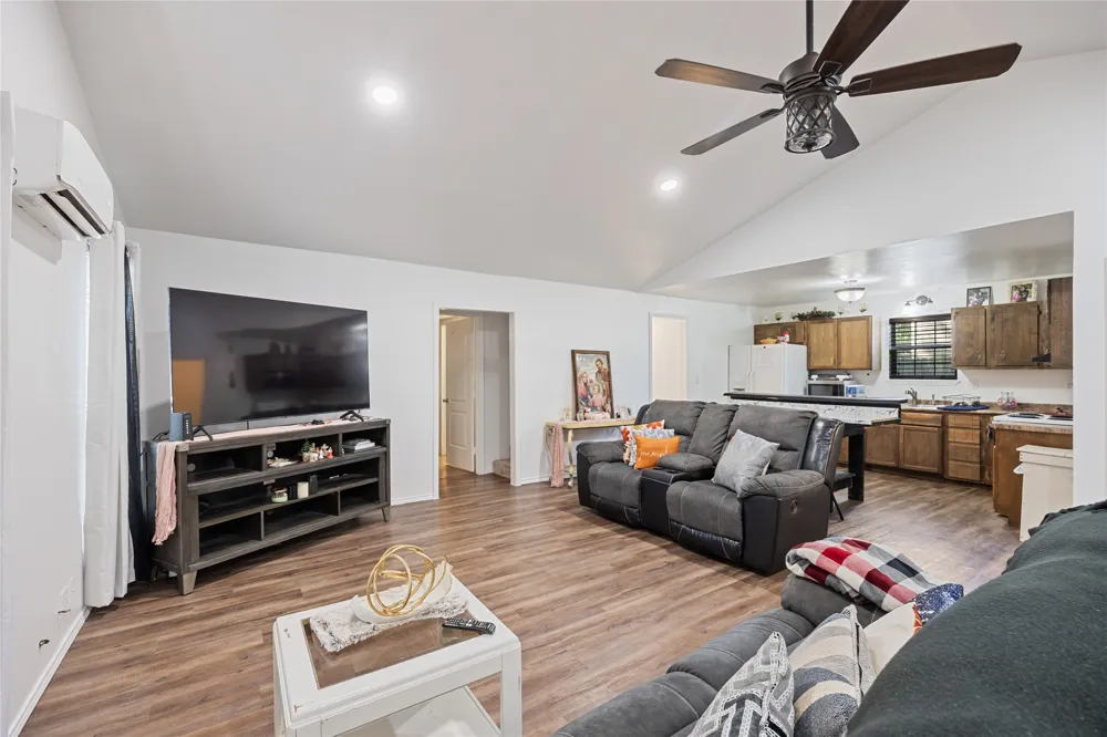 136 Private Road 7708 Emory, TX 75440