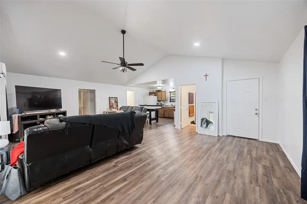 136 Private Road 7708 Emory, TX 75440
