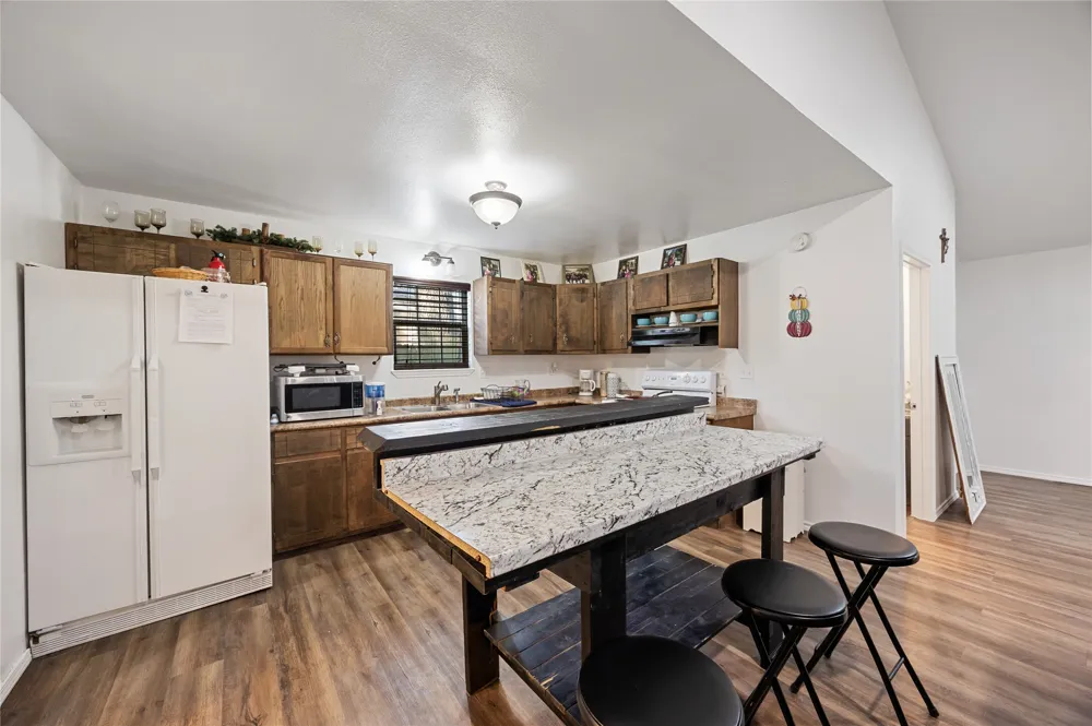 136 Private Road 7708 Emory, TX 75440