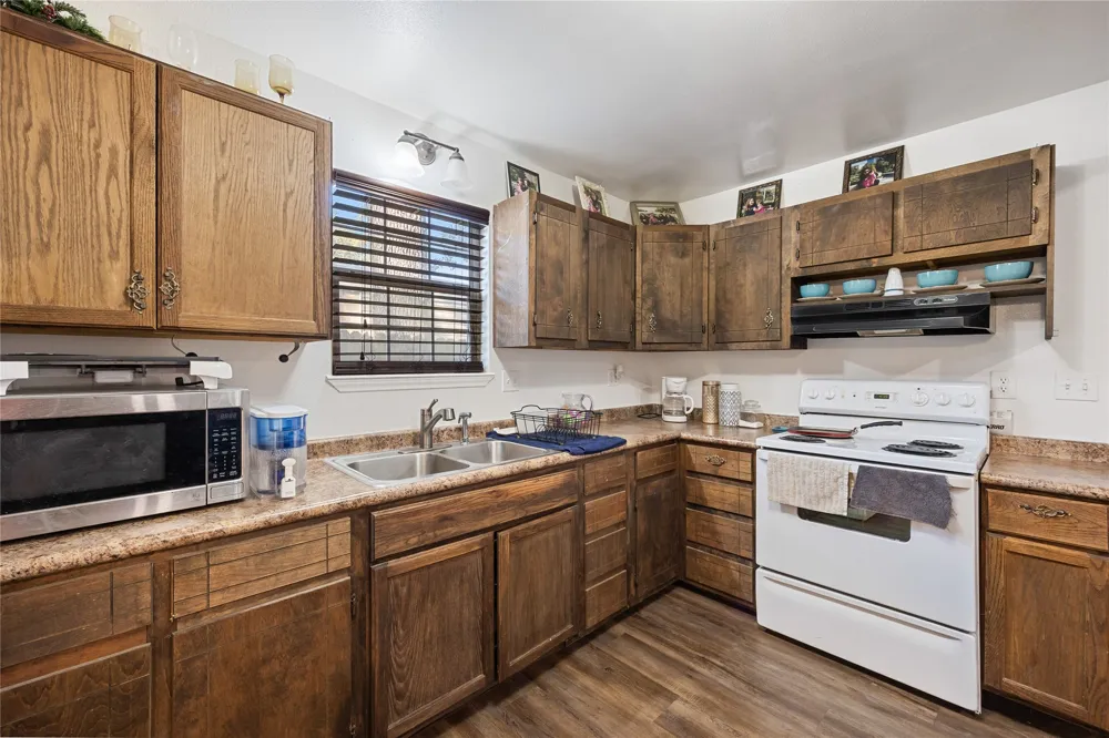 136 Private Road 7708 Emory, TX 75440