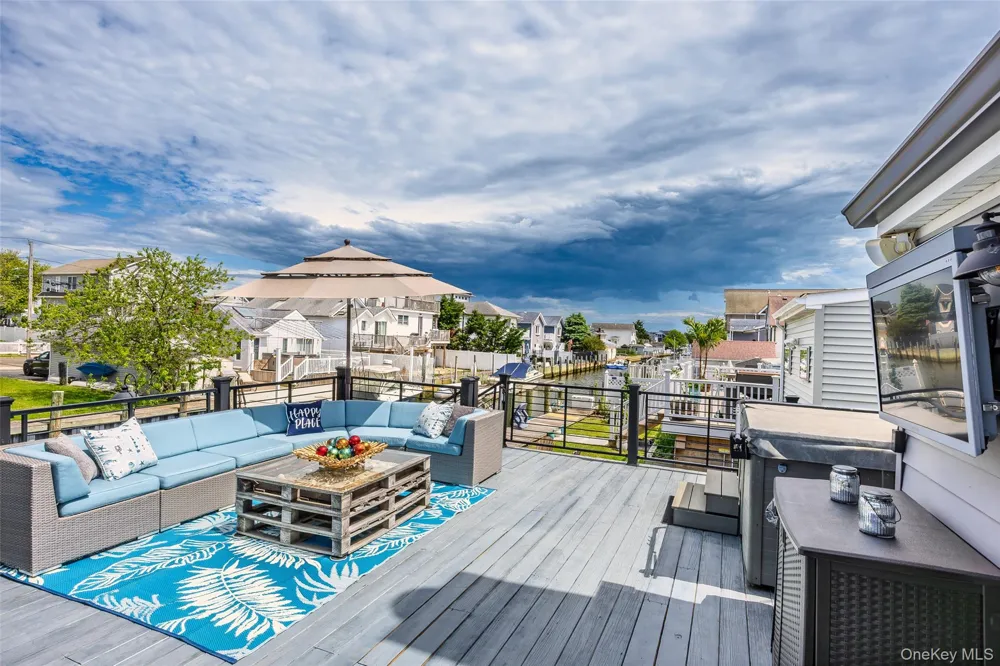 650 S 9th Street Lindenhurst, NY 11757