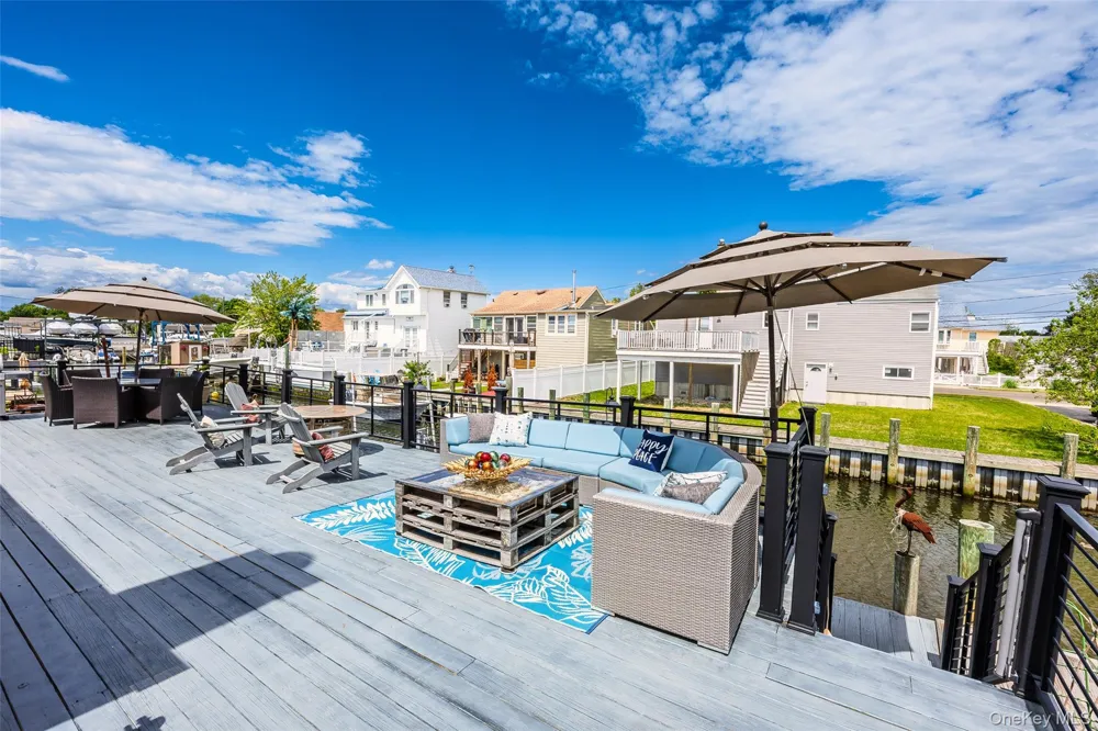650 S 9th Street Lindenhurst, NY 11757