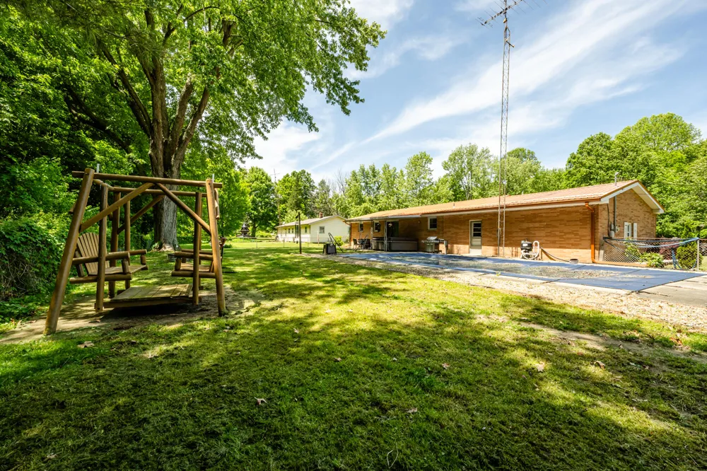 1846 Maple Lane Benton Harbor, MI 49022
