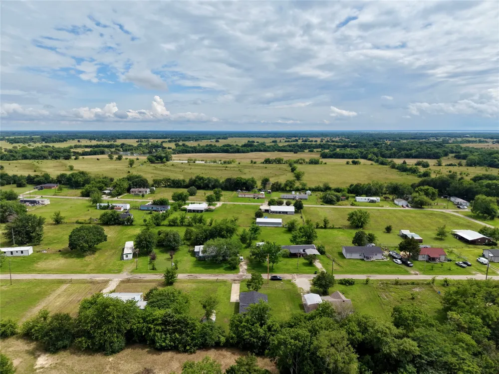615 Smith Circle Point, TX 75472