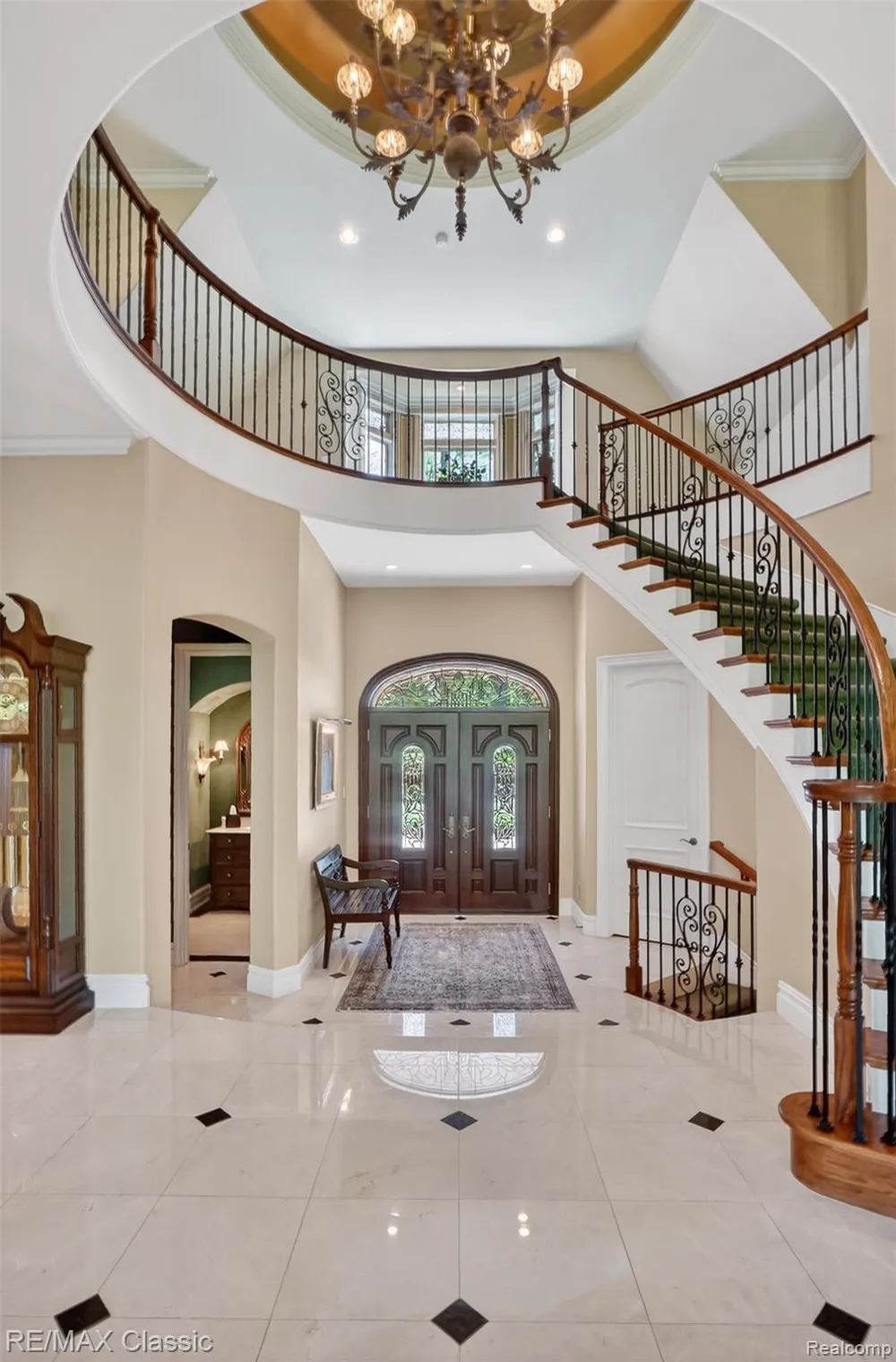 2360 Private Drive Lake Angelus City, MI 48329