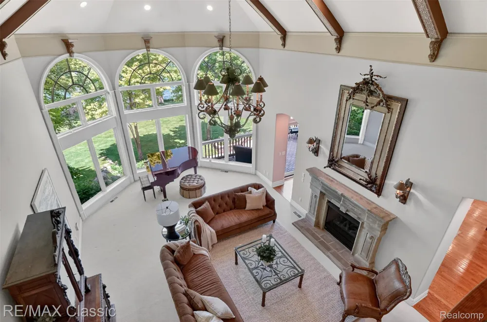 2360 Private Drive Lake Angelus City, MI 48329