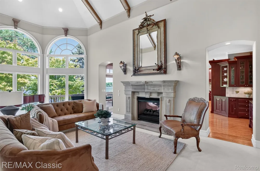 2360 Private Drive Lake Angelus City, MI 48329