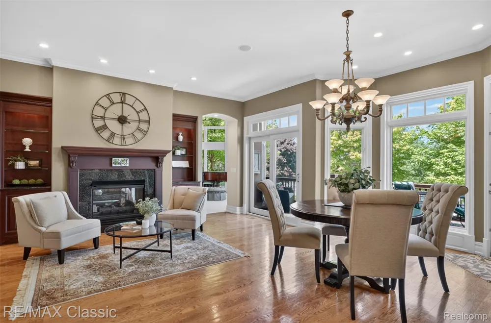 2360 Private Drive Lake Angelus City, MI 48329