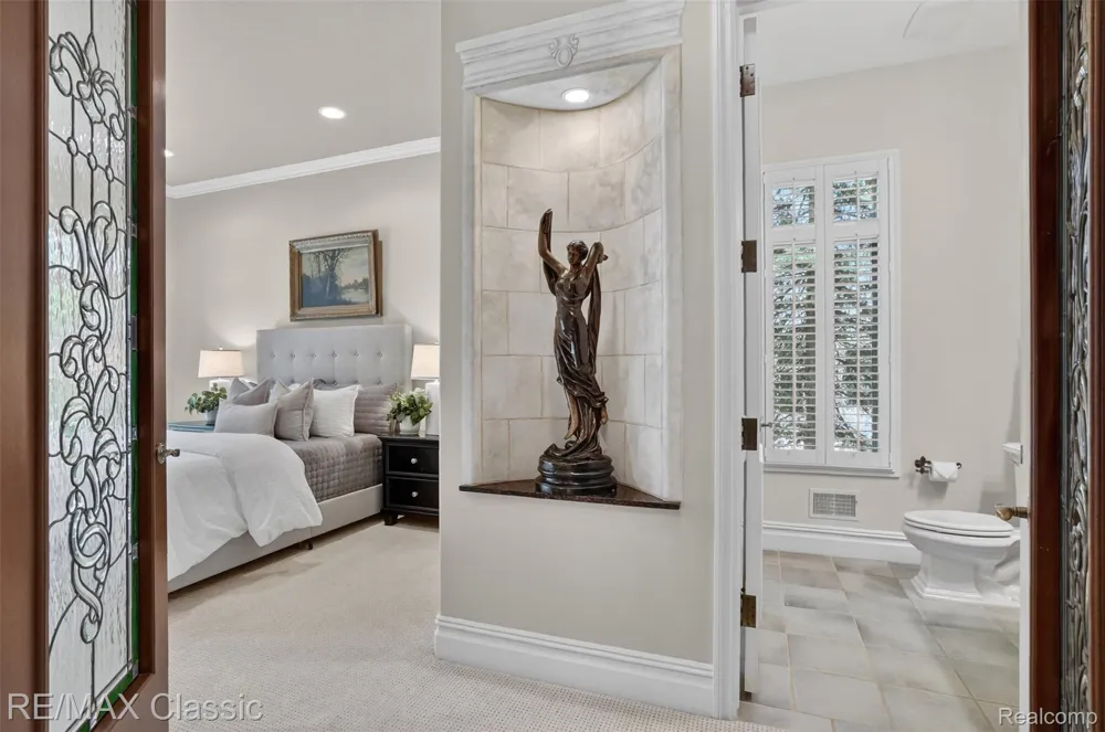 2360 Private Drive Lake Angelus City, MI 48329